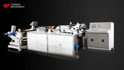 Präglings- och skärmaskin av aluminiumfolie